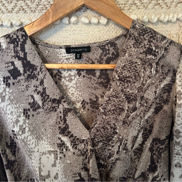 Snake print satin bodysuit - Picture 9 of 10